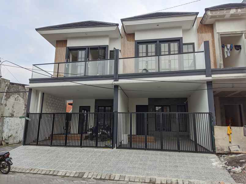 dijual rumah ketintang baru