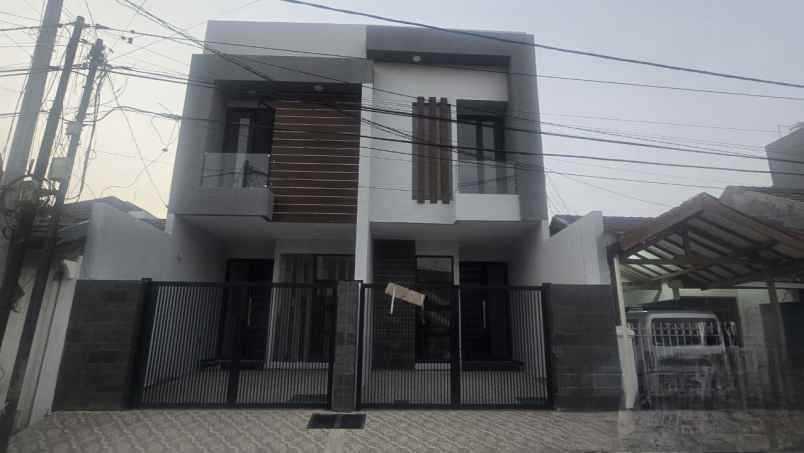 dijual rumah klampis semolo barat
