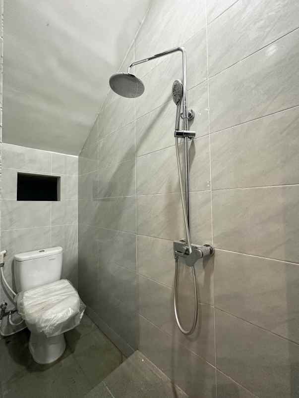 dijual rumah klender