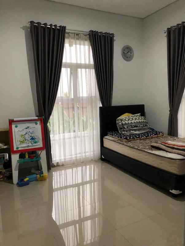 dijual rumah kolmas cipageran