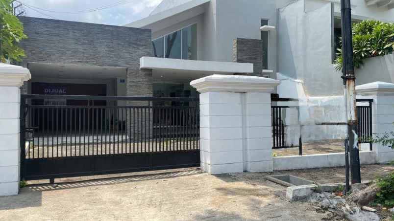 dijual rumah komersil pusat kota jl wr supratman