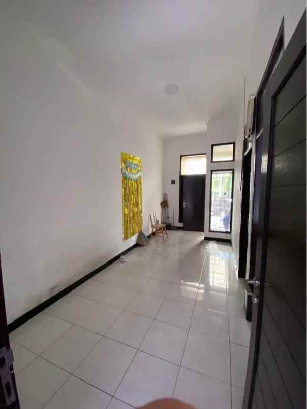 dijual rumah komp cihanjuang dekat taman kupu