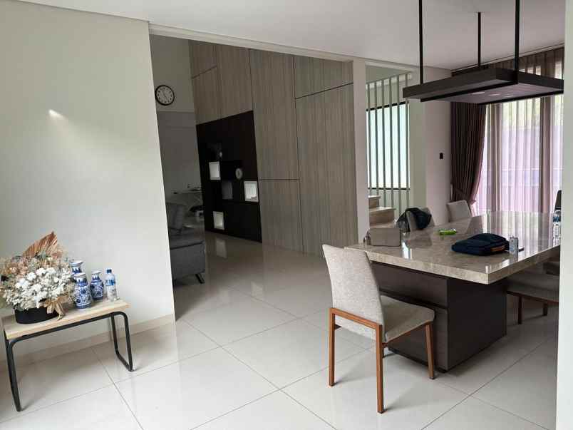dijual rumah komp setiabudi regency bandung