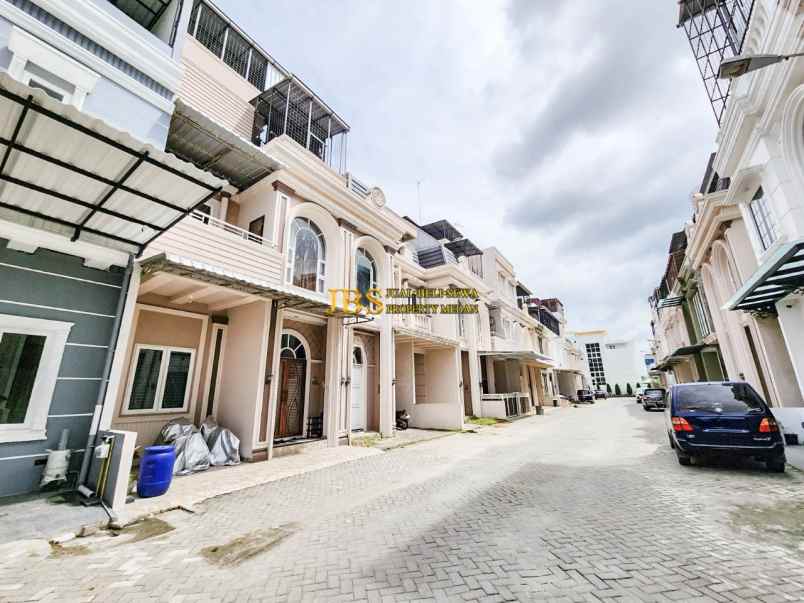 dijual rumah komplek cemara asri