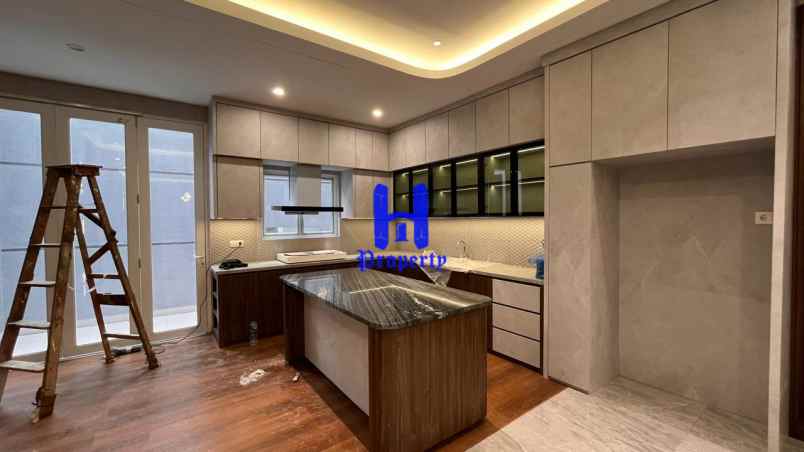 dijual rumah komplek citraland gama city