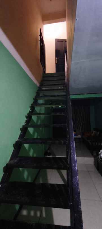 dijual rumah komplek duta bumi harapan