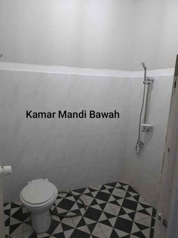 dijual rumah komplek duta bumi harapan