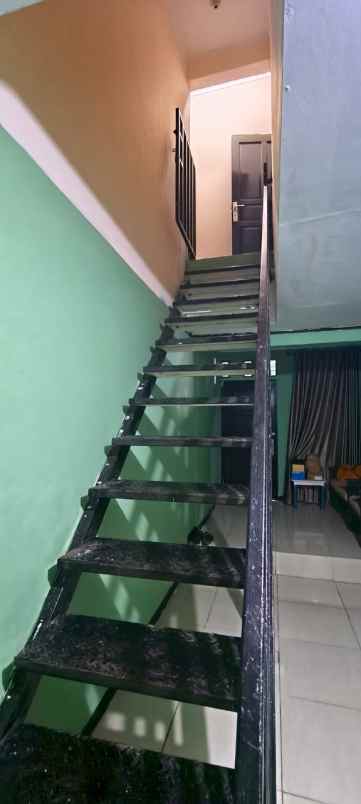 dijual rumah komplek duta bumi harapan