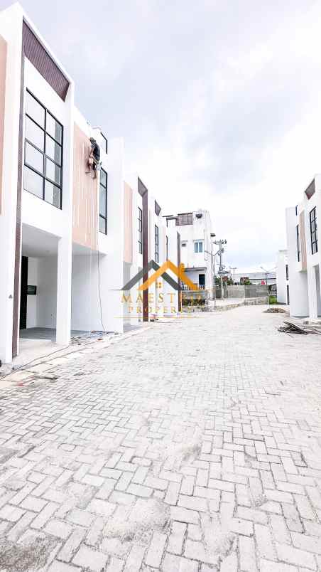 dijual rumah komplek green park type orchid stm medan