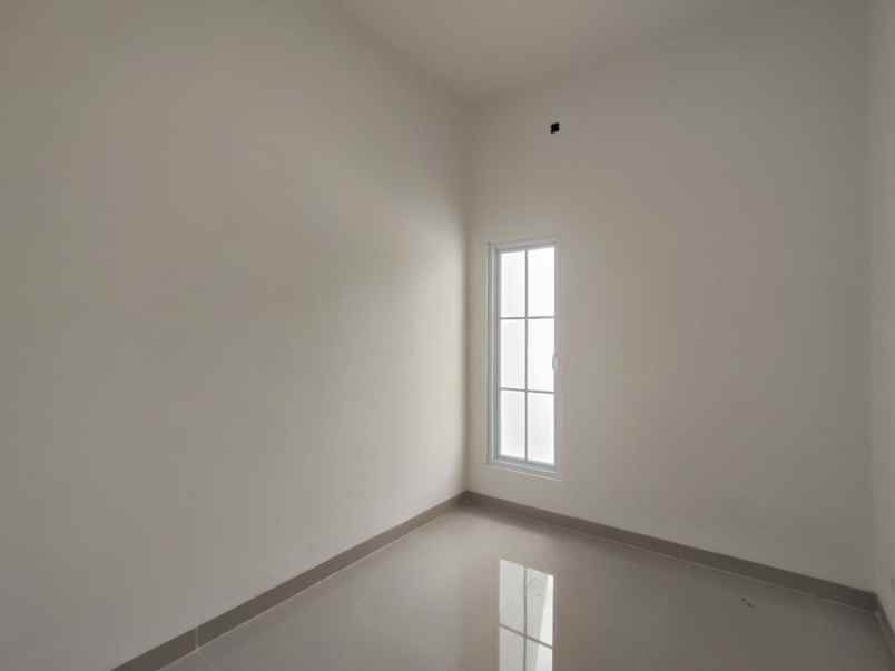 dijual rumah komplek kembang