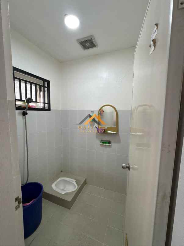 dijual rumah komplek mutiara palace