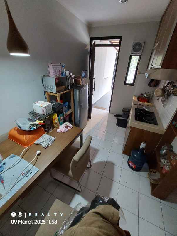 dijual rumah komplek pratista antapani