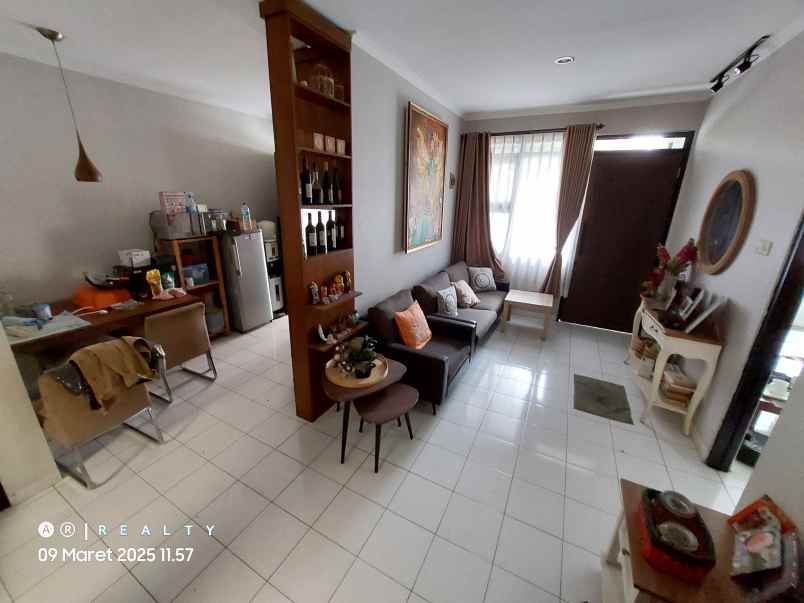 dijual rumah komplek pratista antapani