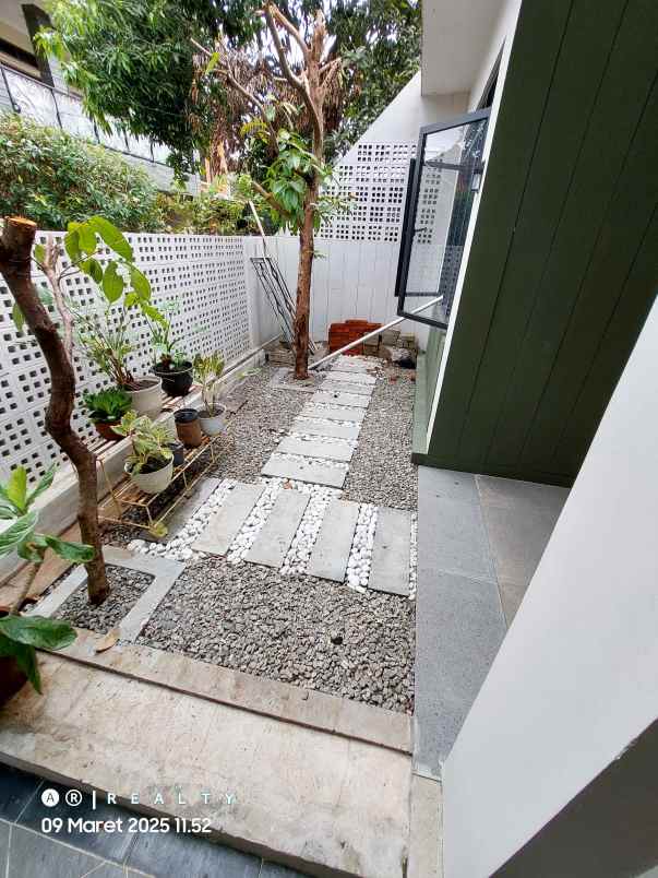 dijual rumah komplek pratista antapani