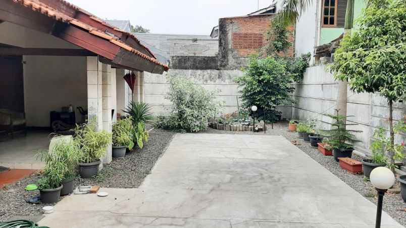 dijual rumah komplek pu p4s no d5
