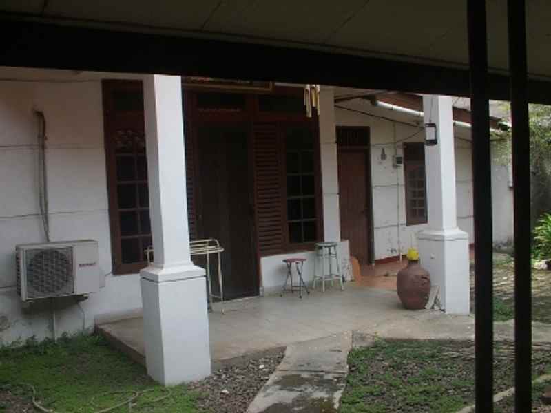dijual rumah komplek pu p4s no d5