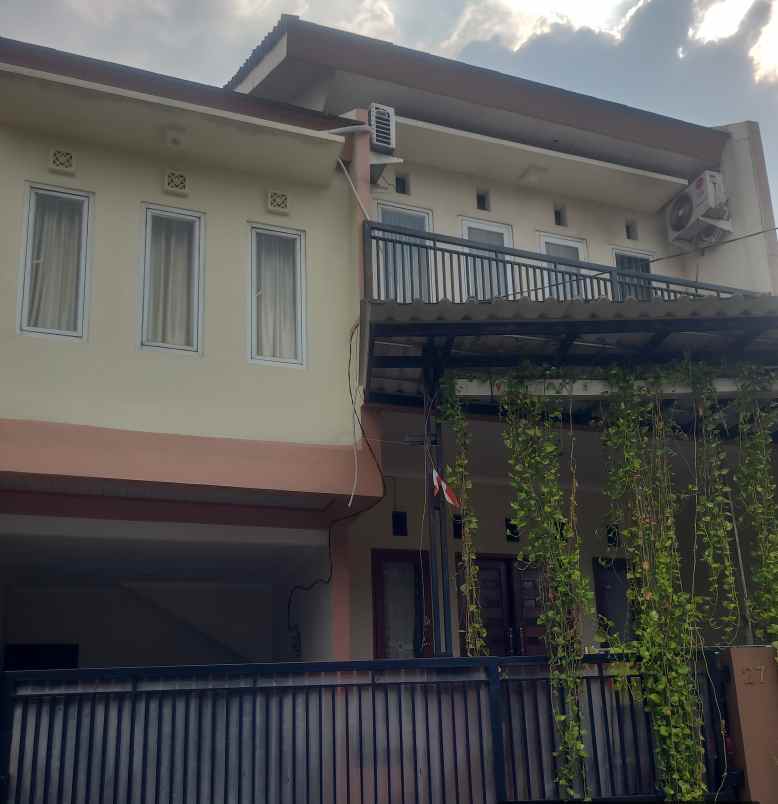 dijual rumah komplek puspa asri no 27