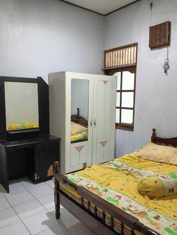 dijual rumah kumudasmoro