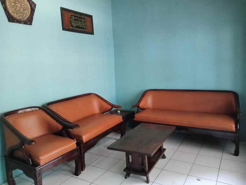 dijual rumah kumudasmoro