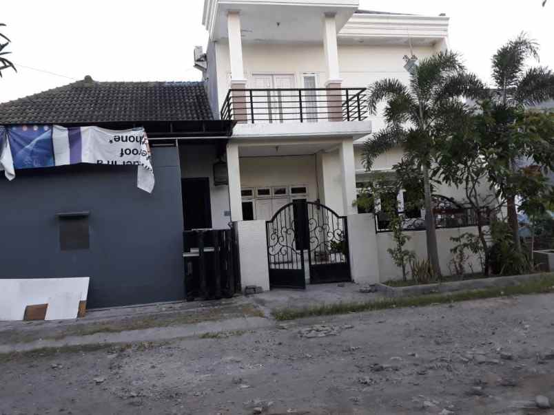 dijual rumah kutisari