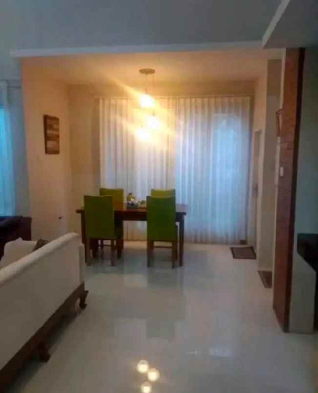 dijual rumah lantai 2 lokasi denpasar barat