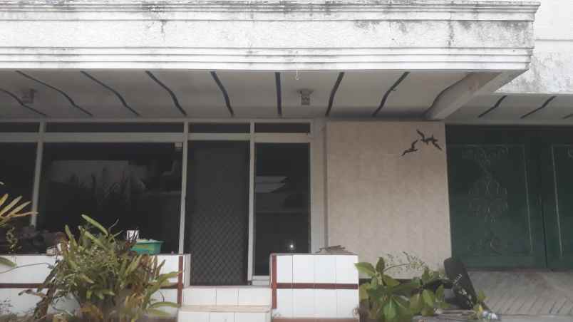 dijual rumah lebak arum