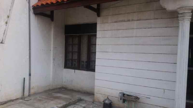 dijual rumah lebak indah surabaya