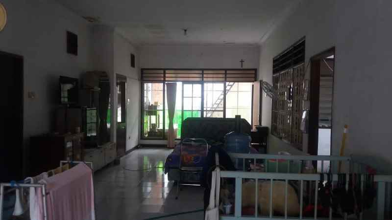 dijual rumah lebak indah surabaya