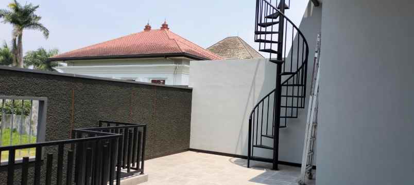 dijual rumah lokasi perumahan araya golf malang