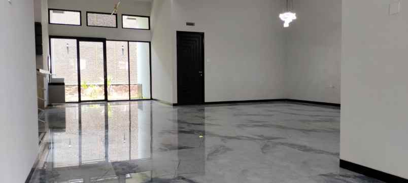 dijual rumah lokasi perumahan araya golf malang