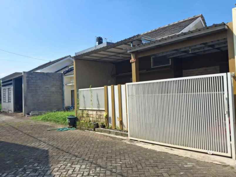 dijual rumah lokasi perumahan pakis malang