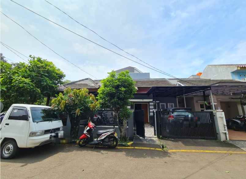 dijual rumah luas strategis asri di ciledug via lelang