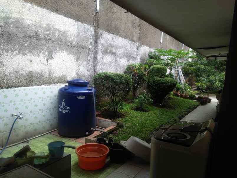 dijual rumah luas strategis di buah batu bandung
