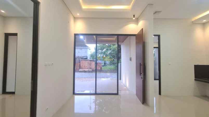 dijual rumah maguwoharjo kec depok kab