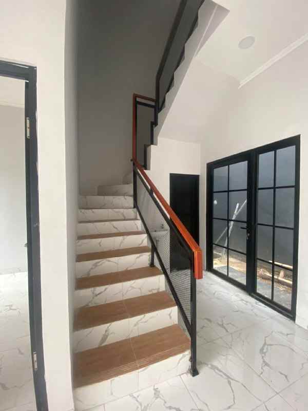 dijual rumah mandor samin