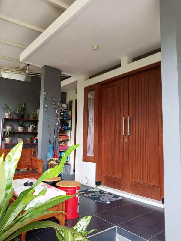 dijual rumah mangliawan wendir