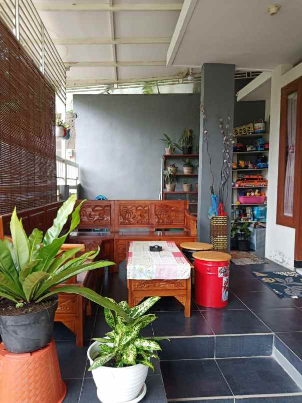 dijual rumah mangliawan wendir