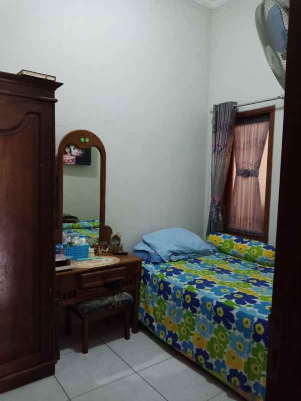 dijual rumah mangliawan wendir