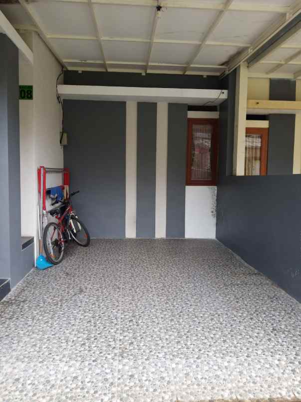 dijual rumah mangliawan wendir