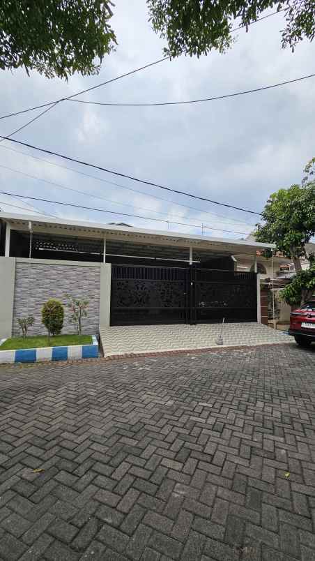 dijual rumah manyar jaya