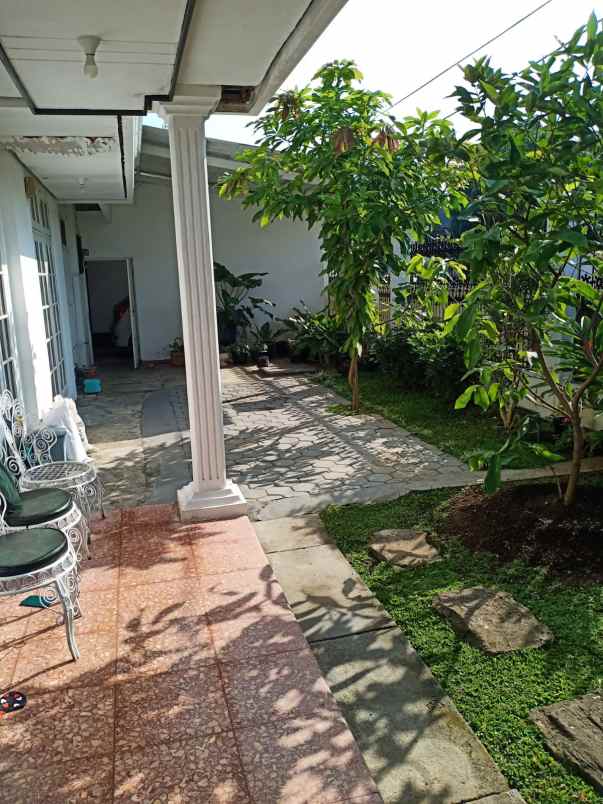 dijual rumah manyar kertoadi