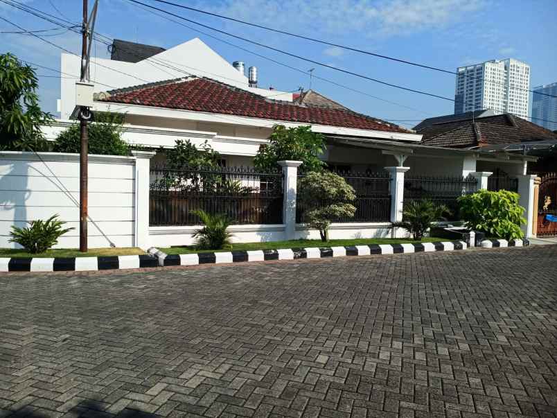 dijual rumah manyar kertoadi