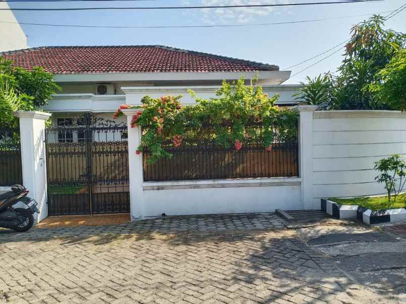 dijual rumah manyar kertoadi