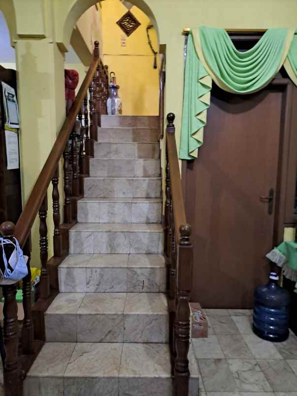 dijual rumah margahayu