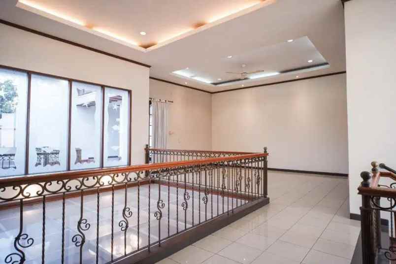 dijual rumah margorejo indah