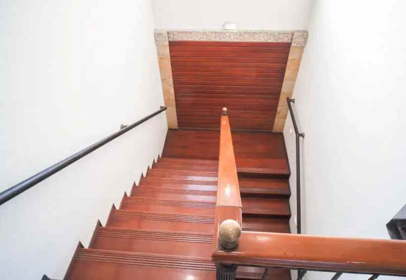 dijual rumah margorejo indah