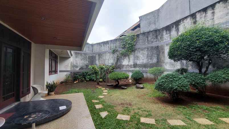 dijual rumah menteng