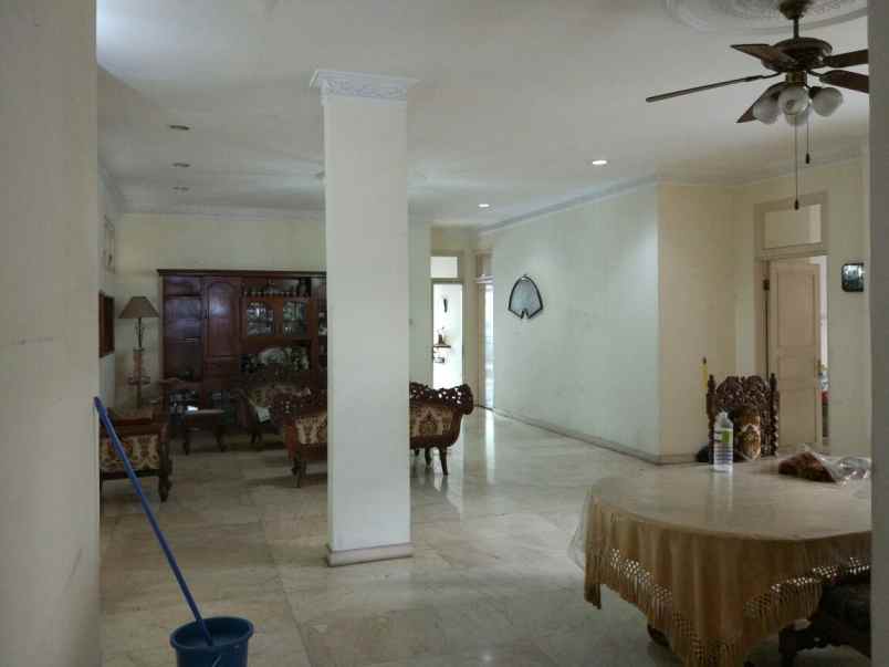 dijual rumah menteng