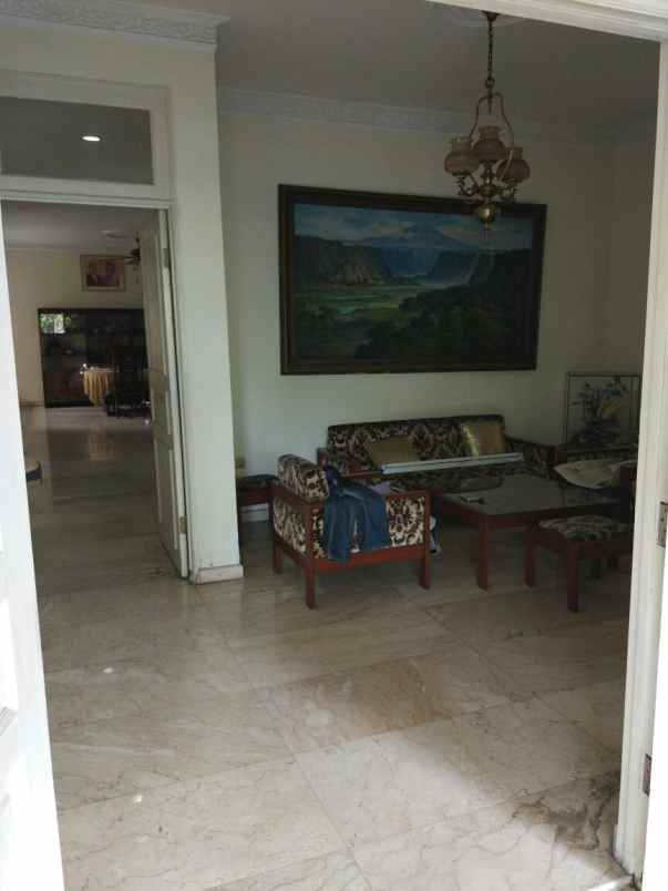 dijual rumah menteng