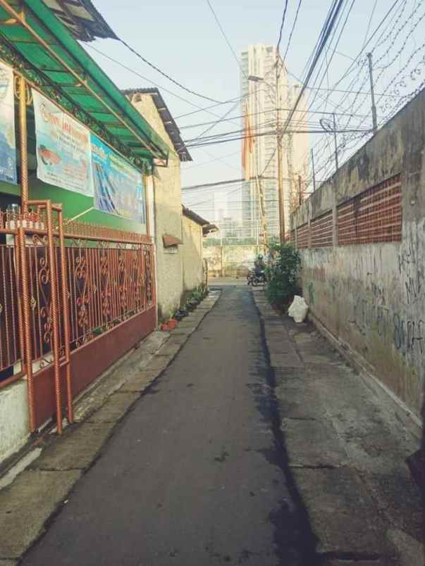 dijual rumah menteng atas barat